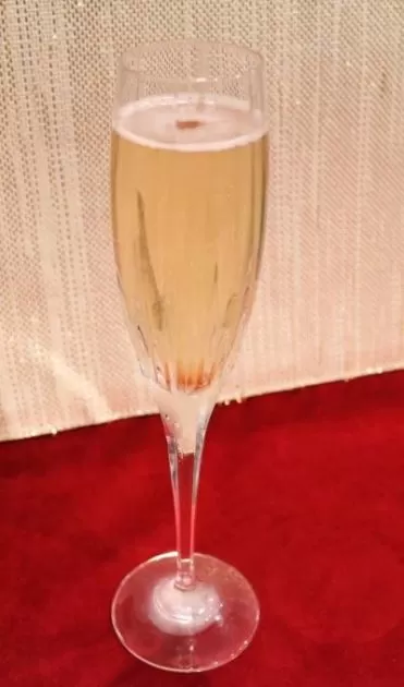 Prosecco Cocktail in champagne flute