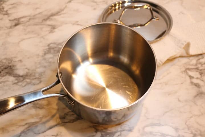How Clean a Burnt Pot Can Be - no burnt debris