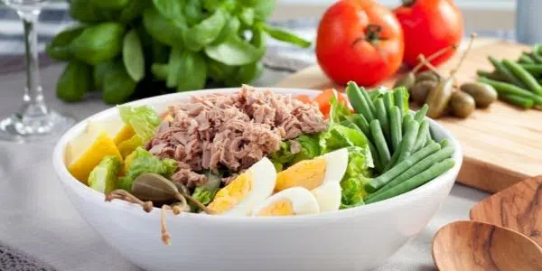 Nicoise Salad with tuna, green beans and hard boiled eggs