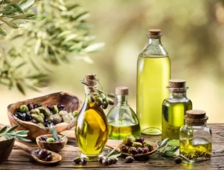 Olive oil can be used in a healthier Hollandaise sauce recipe