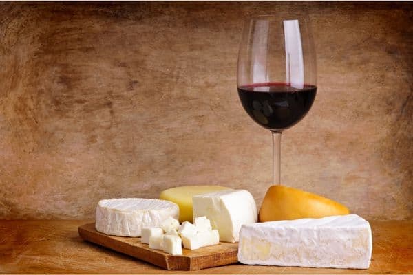 red wine and brie cheese part of the mediterranean diet