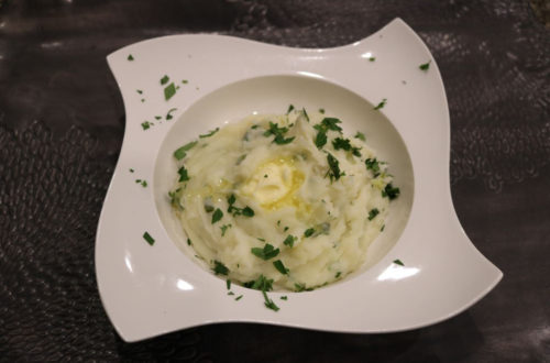 Slow Cooker Mashed Potatoes ready to serve